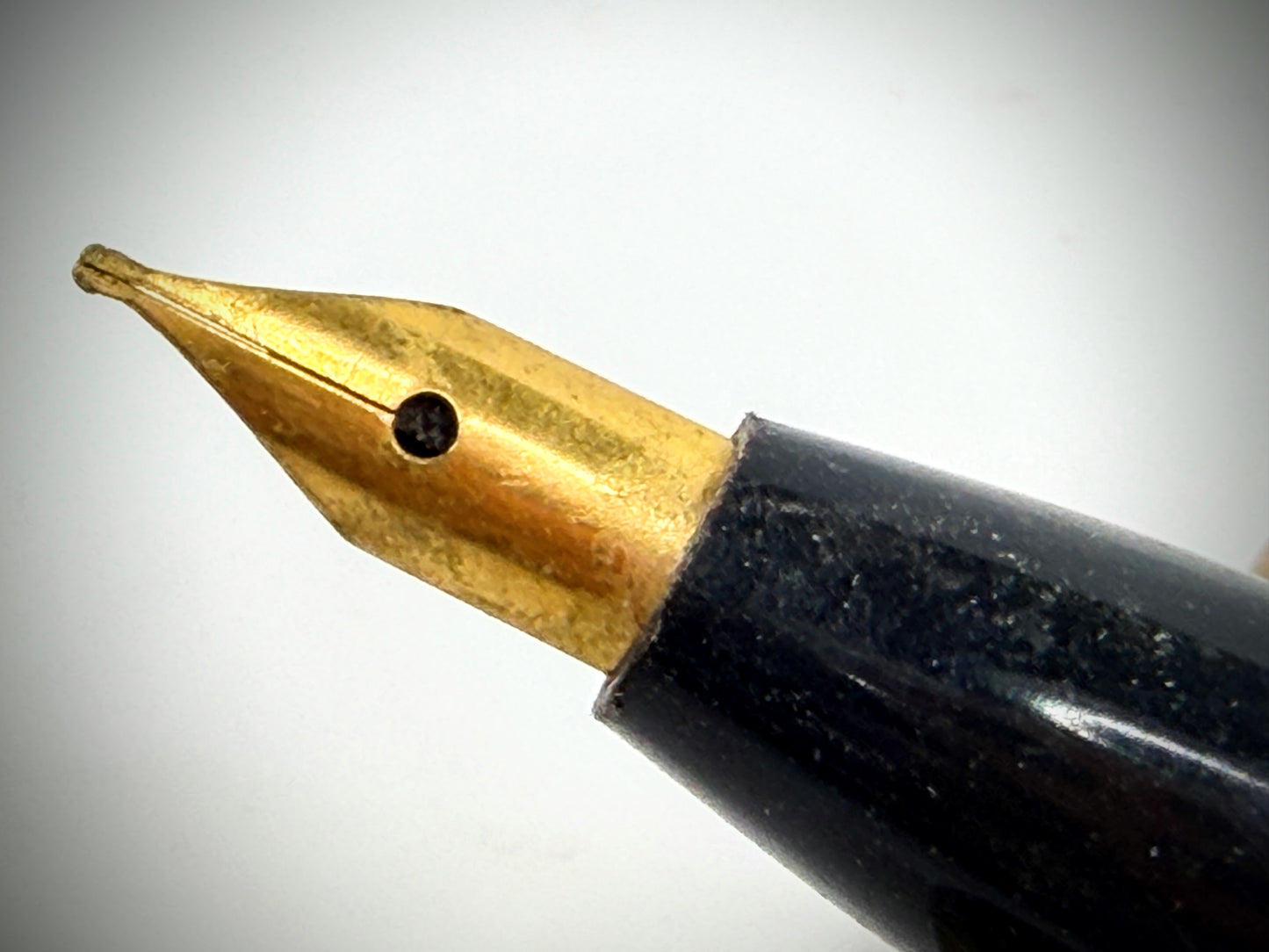 Vintage Parker Rudoka Gold Tone Fountain Pen Medium Nib 1950s SS306