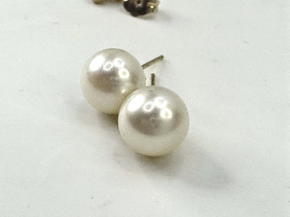 Mid-Century 14K Yellow Gold 8.2mm Fine Akoya Pearl Stud Earrings Pair JR1680