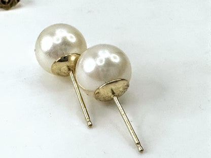 Mid-Century 14K Yellow Gold 8.2mm Fine Akoya Pearl Stud Earrings Pair JR1680