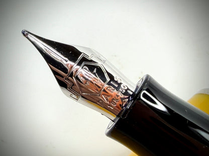 Vintage Waterman Paris Yellow Lacquer Fountain Pen 18K Nib Paris with box SS309