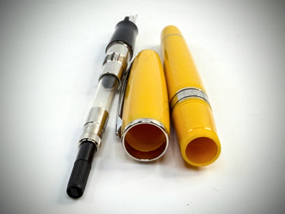 Vintage Waterman Paris Yellow Lacquer Fountain Pen 18K Nib Paris with box SS309