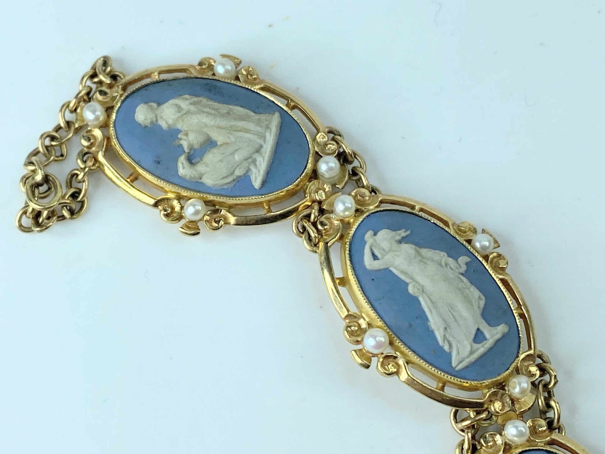 Art Deco England 14K Wedgewood Cameo White Jasper Seed pearl bracelet 7.5" JR377