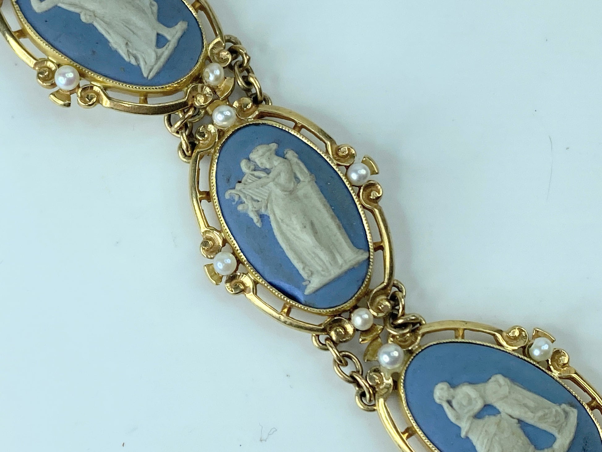 Art Deco England 14K Wedgewood Cameo White Jasper Seed pearl bracelet 7.5" JR377
