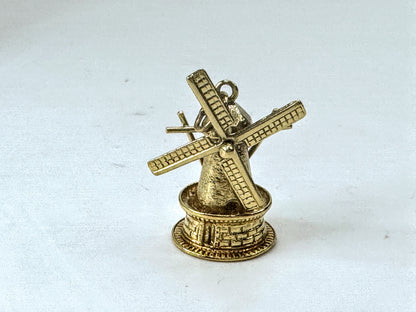 Vintage 18K Gold Mechanical Dutch Windmill Charm Pendant Moving Fan JR1686