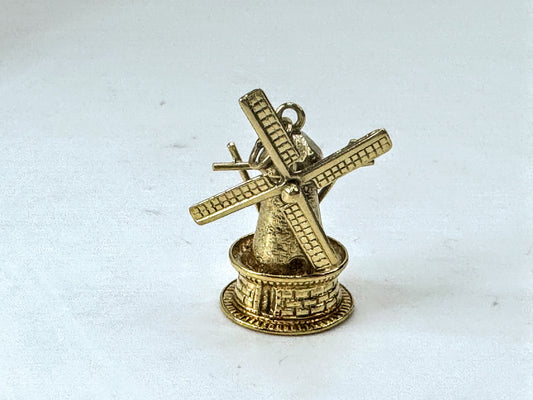 Vintage 18K Gold Mechanical Dutch Windmill Charm Pendant Moving Fan JR1686