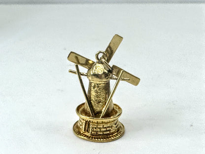 Vintage 18K Gold Mechanical Dutch Windmill Charm Pendant Moving Fan JR1686