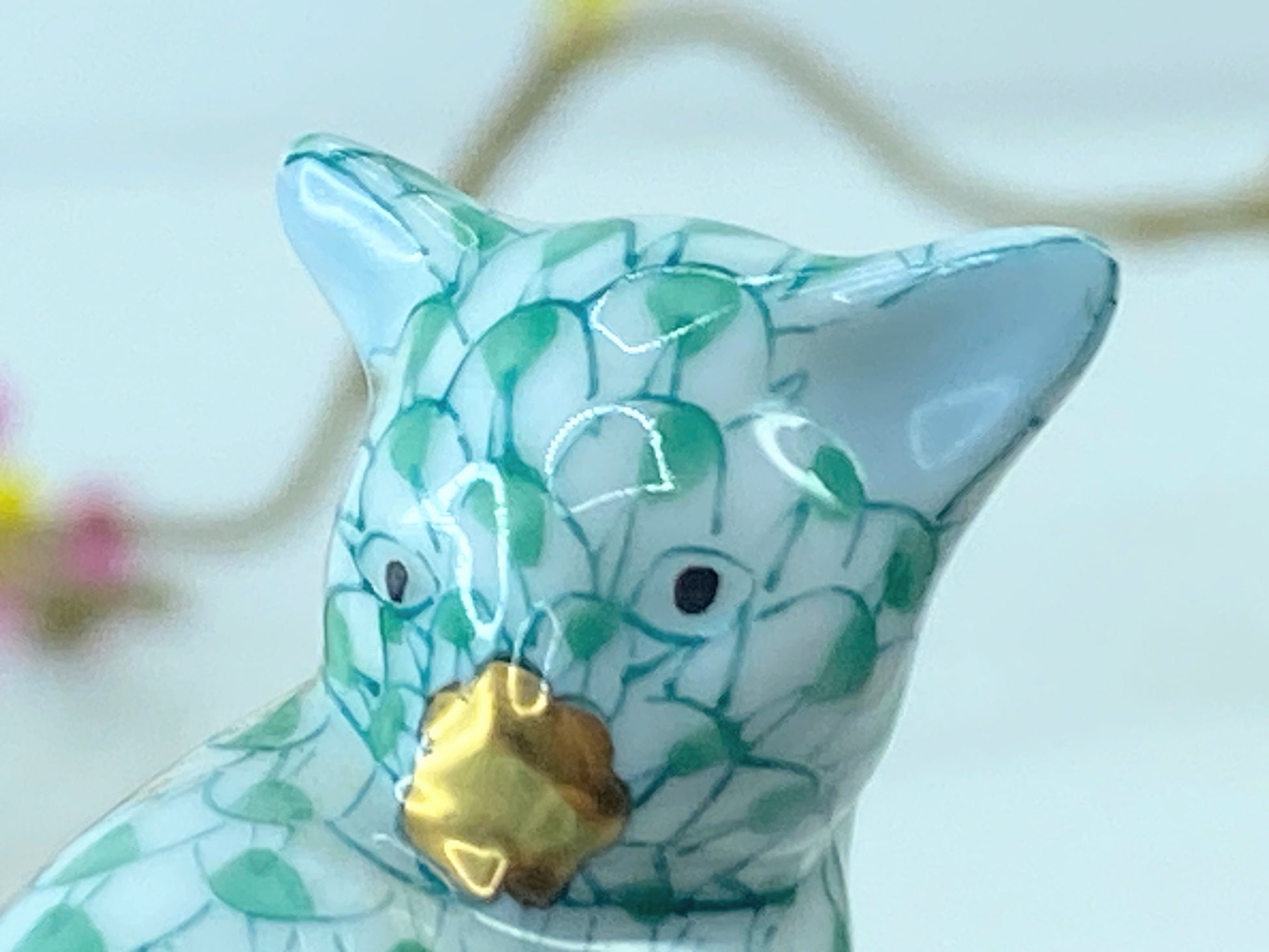 HEREND Miniature Cat 5283 - Green Fishnet - Domestic Collection A206