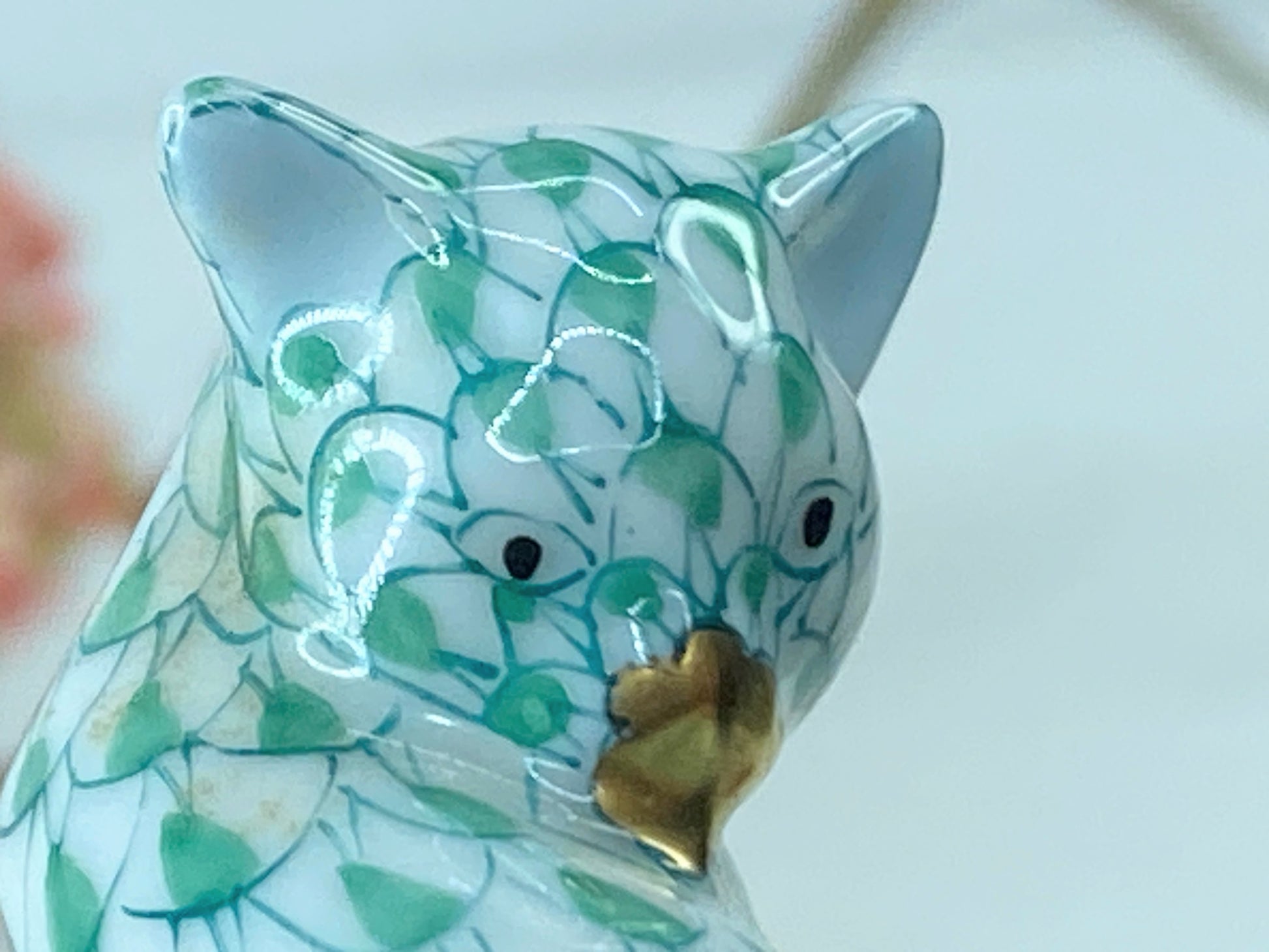 HEREND Miniature Cat 5283 - Green Fishnet - Domestic Collection A206