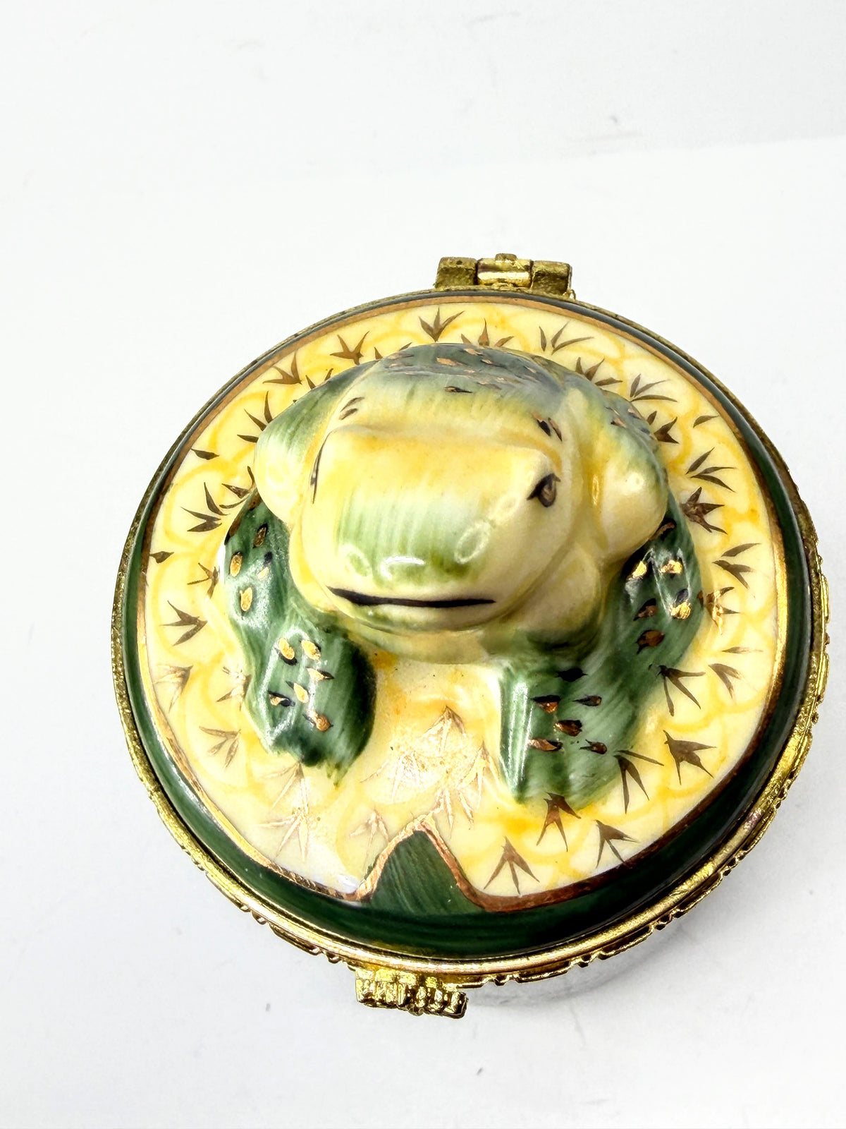 Green Porcelain Frog Figurine Candle Holder Trinket Box 4.5" XN144
