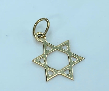 Jewish Jewelry Pendant, Star of David Mini Classic Charm Pendant 14k Gold JR9364