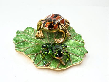 Enameled Crystal Frogs on Lotus Leaf Decor XN146