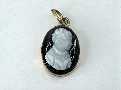 10K Yellow Gold Black Onyx Cameo Oval Pendant Charm JR1690
