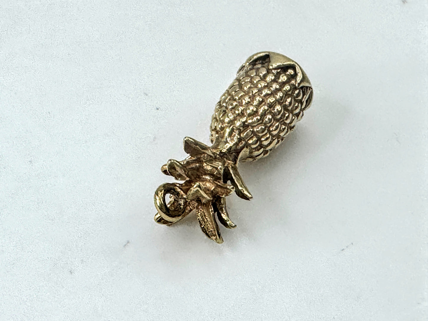 14K Yellow Gold Textured Pineapple Charm Pendant Tropical Fruit JR1692
