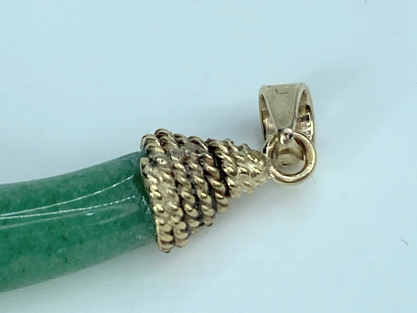 14K yellow gold Jadeite gourd shape wrapped bale pendant 5.5g 1 5/8" JR9920