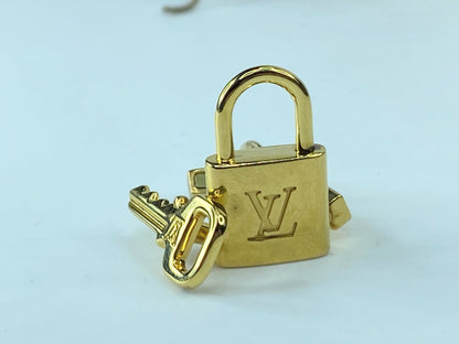 LOUIS VUITTON Damier Ebene Buton de Manchette Cadena Cuffs GS415