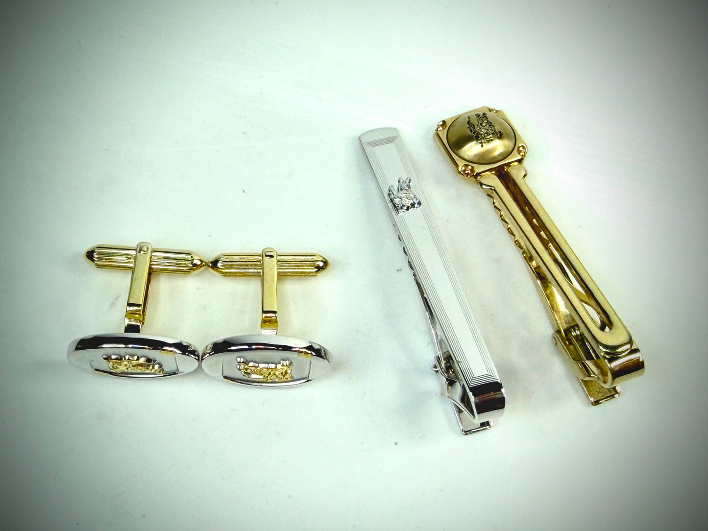 Vintage Burberrys Cufflinks Tie Bar Set Knight Motif SS3290