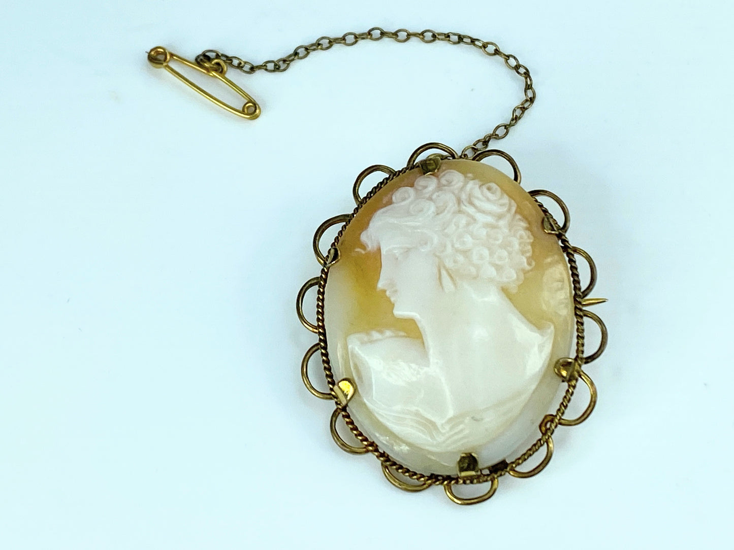 Vintage 12K Gold filled Shell Cameo Brooch By CLCW co 1 3/4" 8.6g JR9924