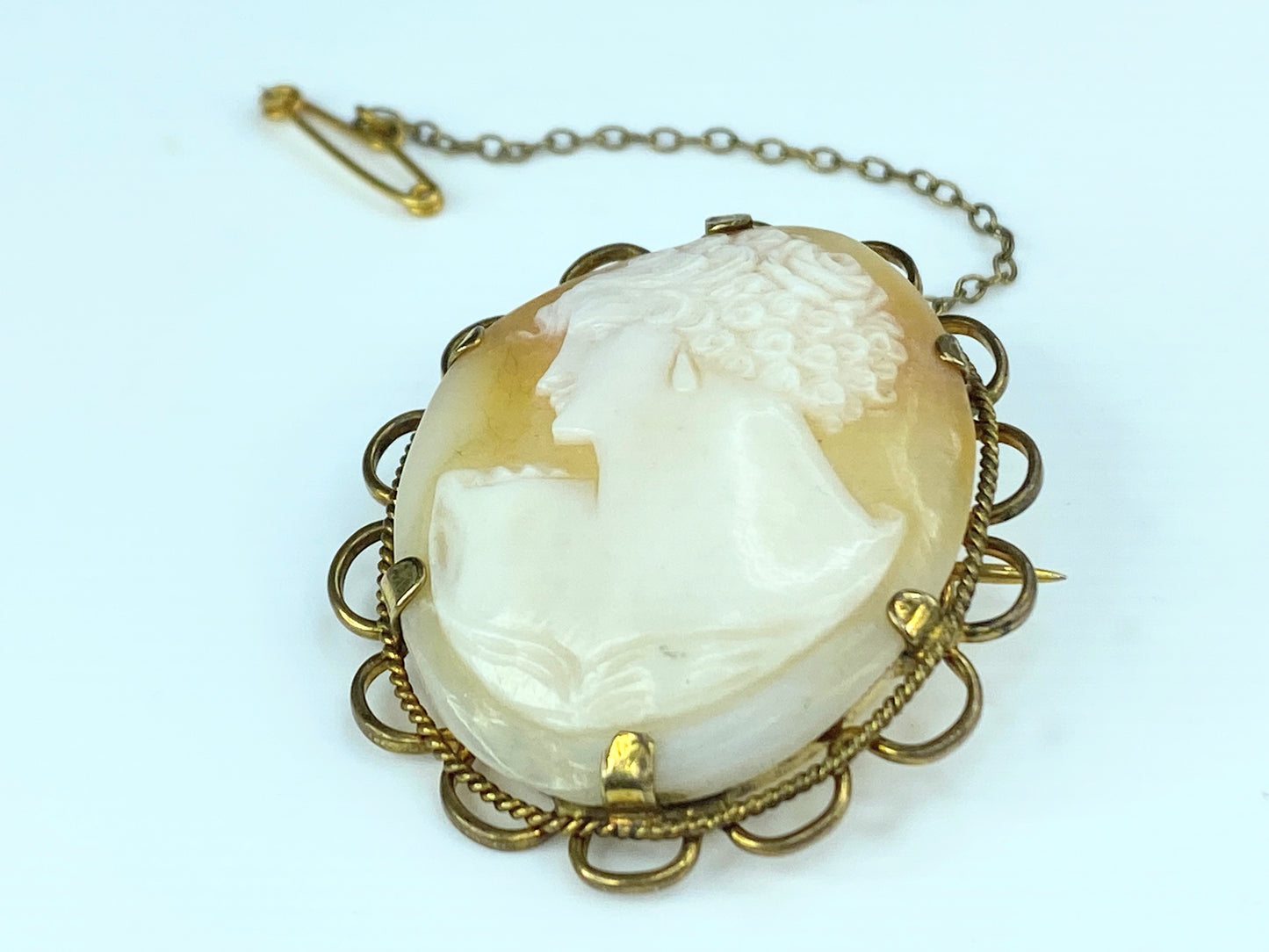 Vintage 12K Gold filled Shell Cameo Brooch By CLCW co 1 3/4" 8.6g JR9924