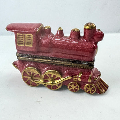 Peint Main Limoges France Red Train Locomotive Porcelain Hinged TrinketBox A1039
