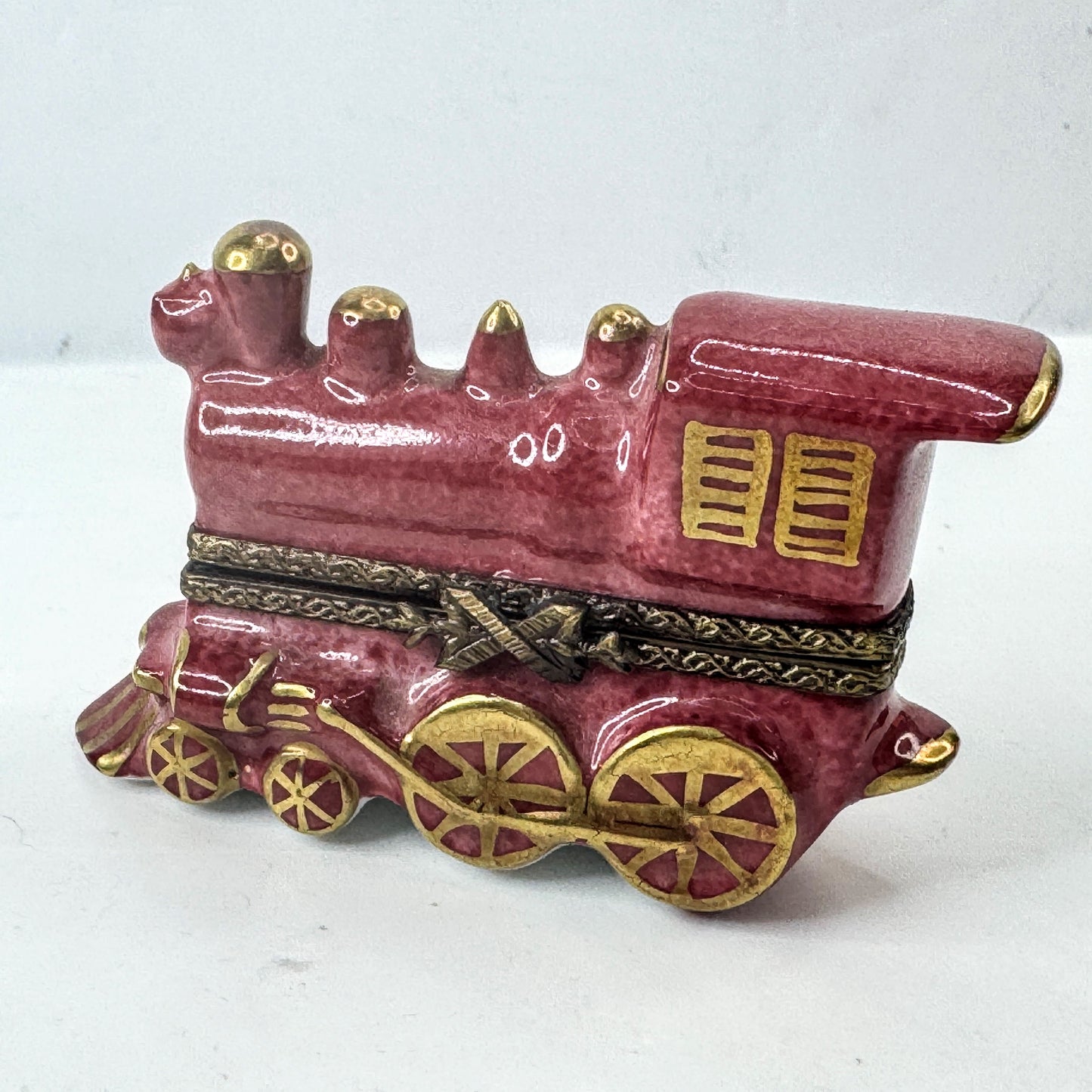 Peint Main Limoges France Red Train Locomotive Porcelain Hinged TrinketBox A1039