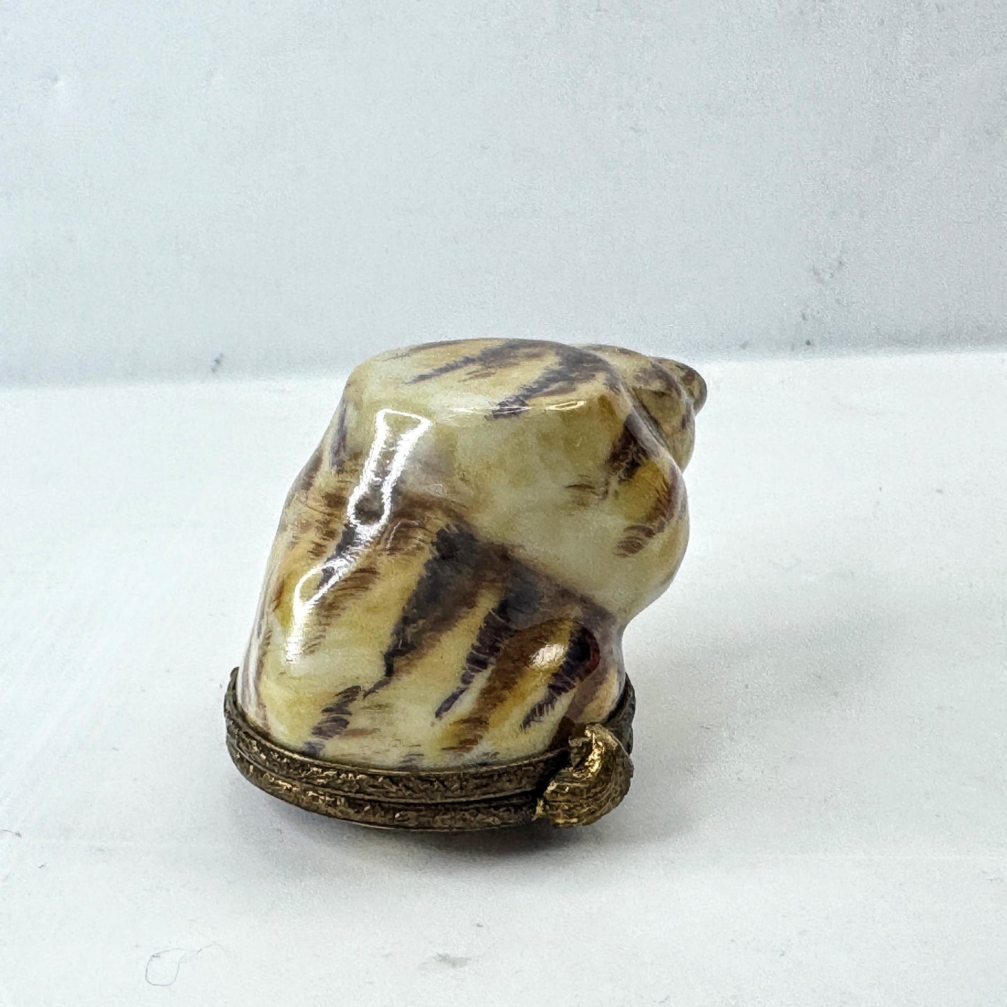 La Gloriette Limoges France Hand-Painted Porcelain Seashell Trinket Box A1033