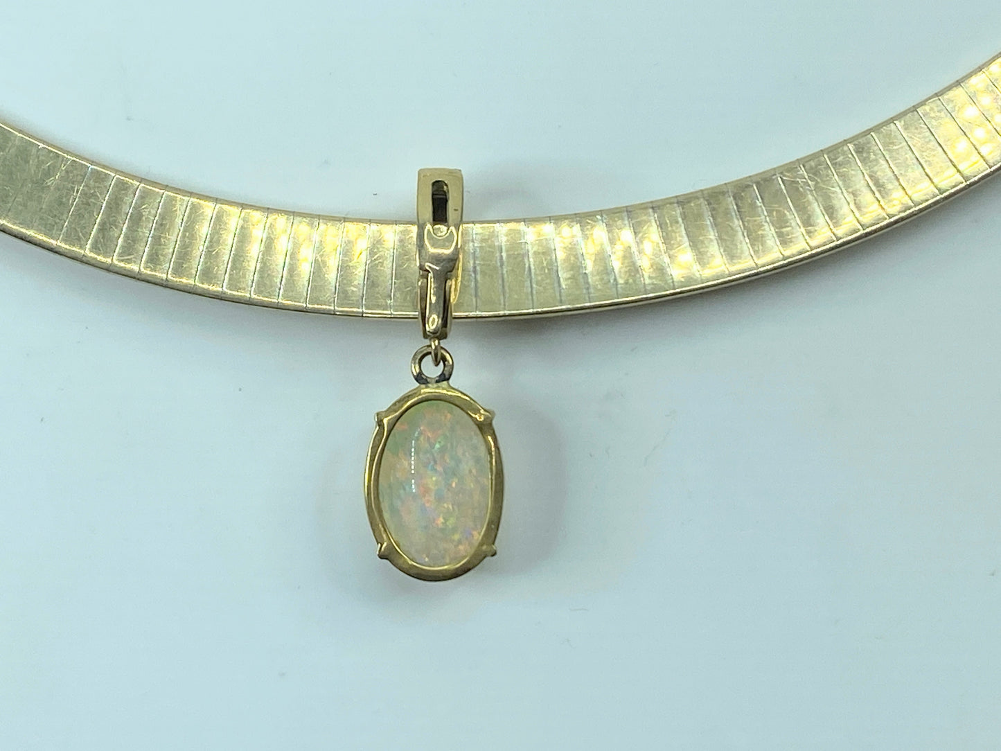 14K Polished Flexible 8mm Omega 7.12ct Oval Opal pendant Choker Necklace JR701