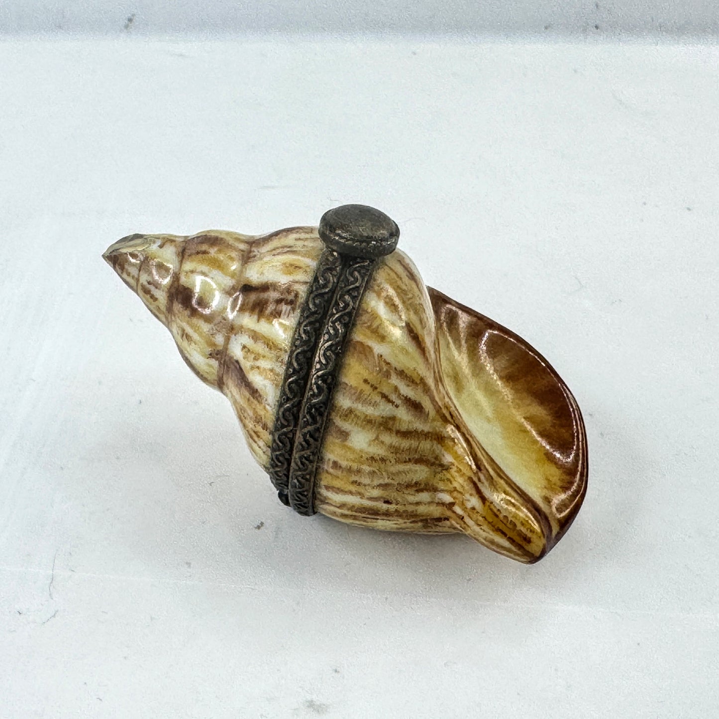 Limoges France Hand Painted Seashell Porcelain Trinket Box Mint A1032