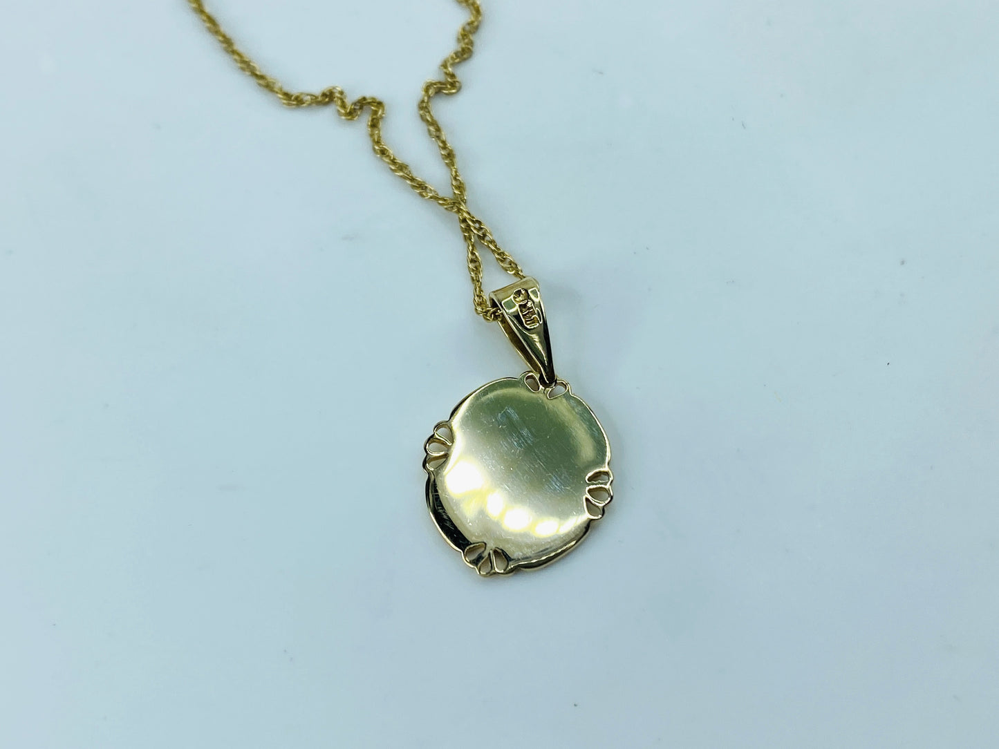 14K Yellow Gold Floral Cutout Engravable Pendant Necklace JR1233