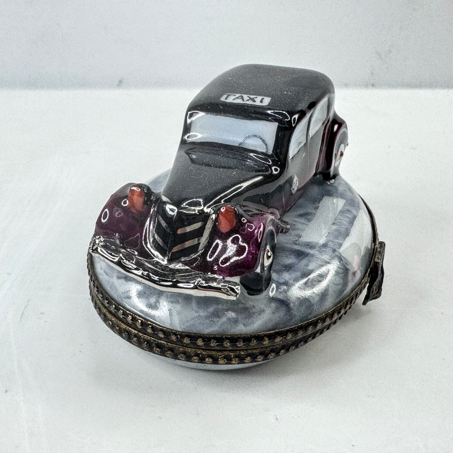 French Peint Main Taxi Porcelain Hinged Trinket Box Signed Limoges A1035