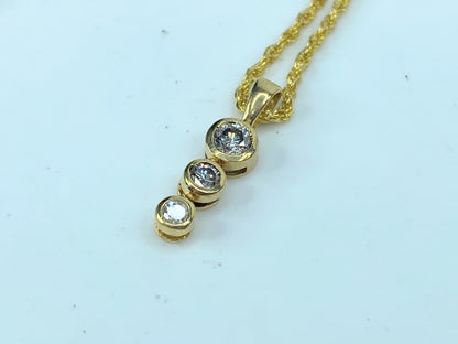 18K gold 0.3ct round brilliant Diamond necklace 3.0g 18" JR9143