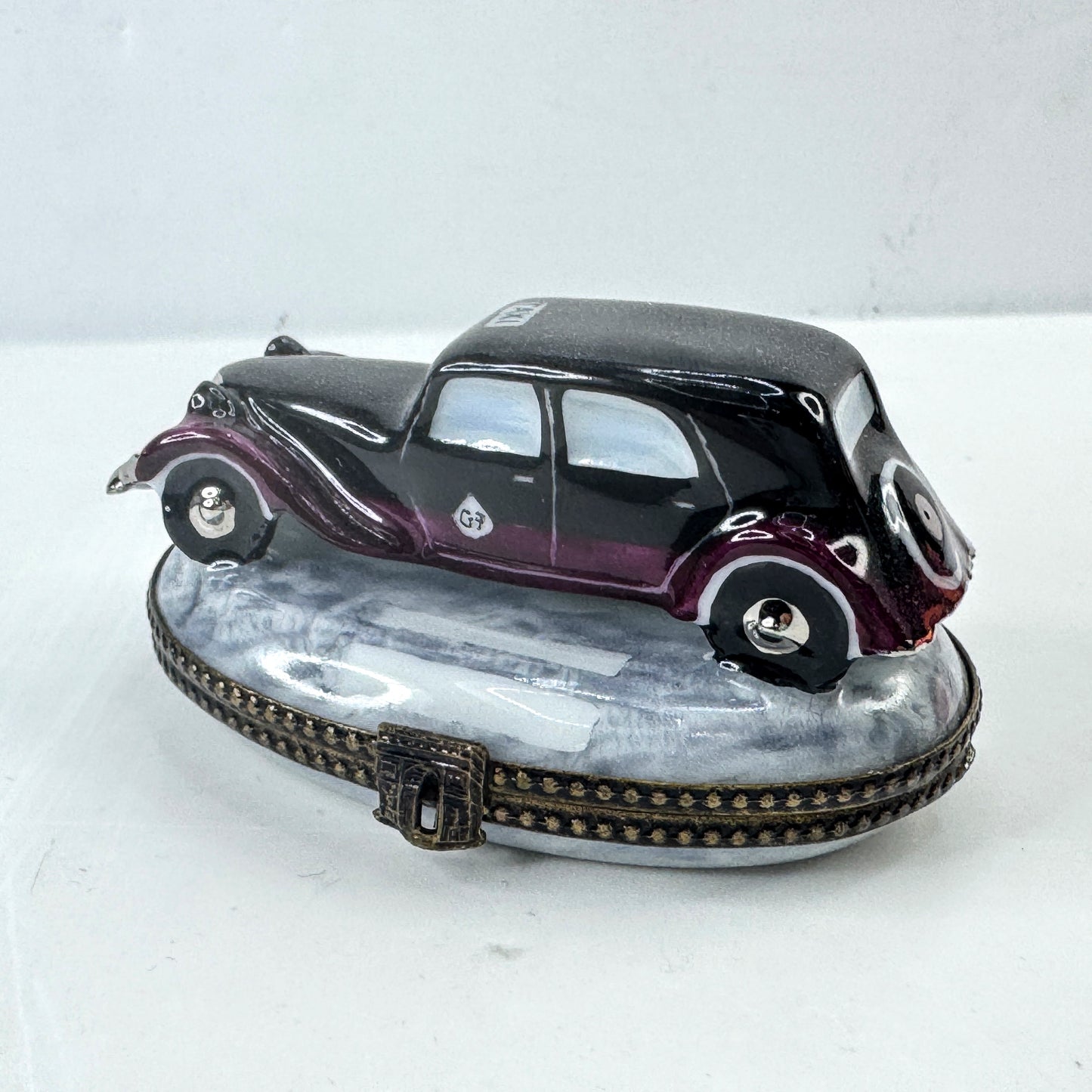 French Peint Main Taxi Porcelain Hinged Trinket Box Signed Limoges A1035