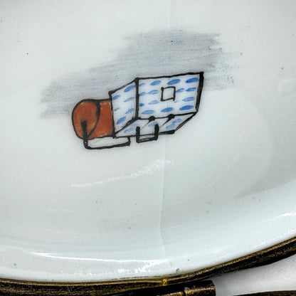 French Peint Main Taxi Porcelain Hinged Trinket Box Signed Limoges A1035