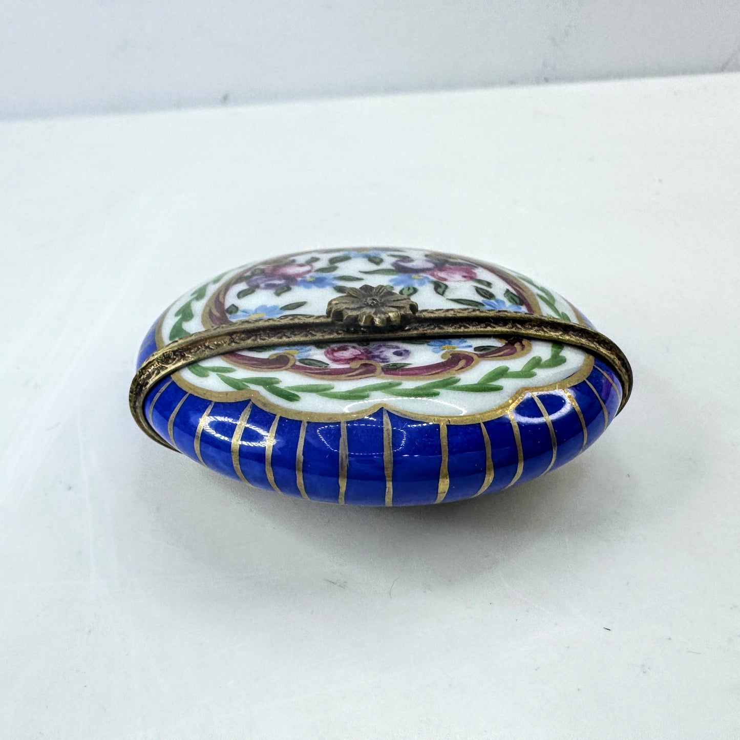 French Limoges Hand Painted Round Floral Trinket Box Blue Border A1038