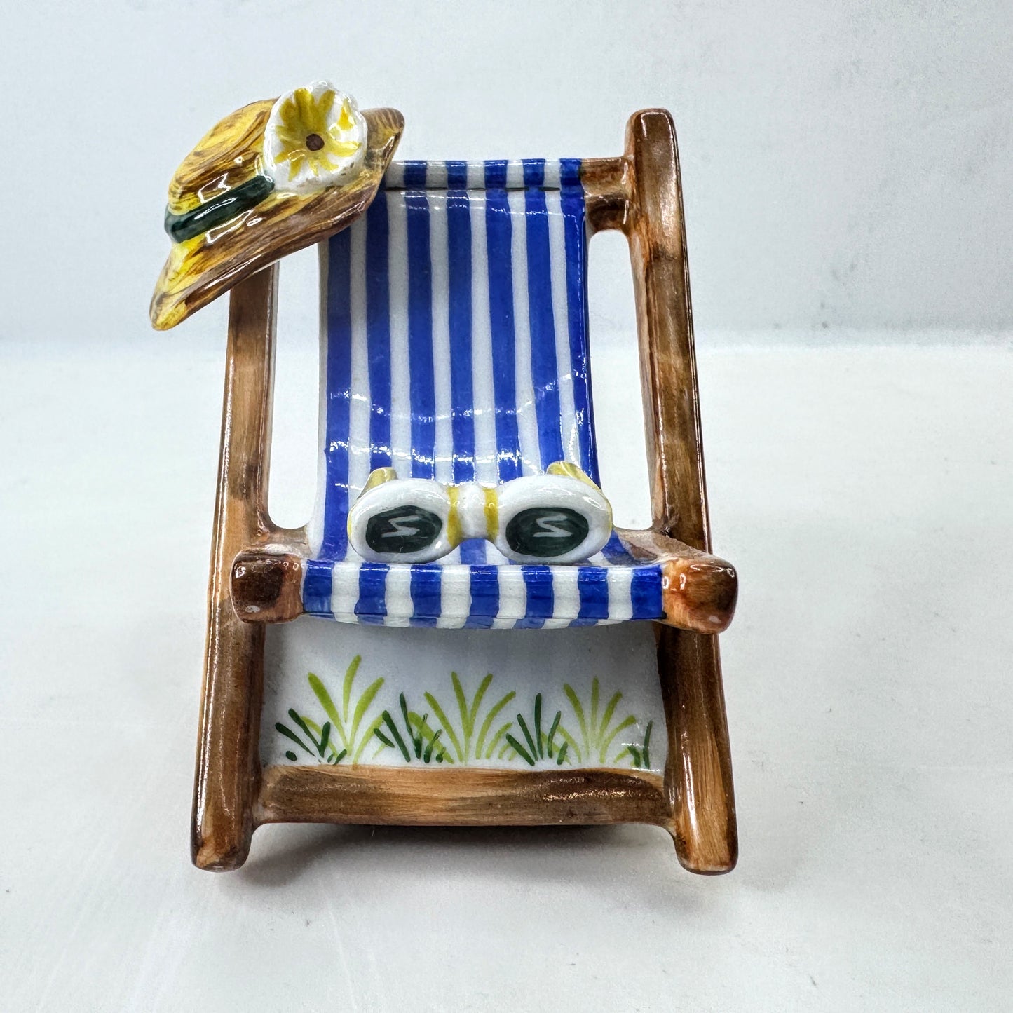 Rochard Limoges France Hand-Painted Beach Chair Trinket Box A1030