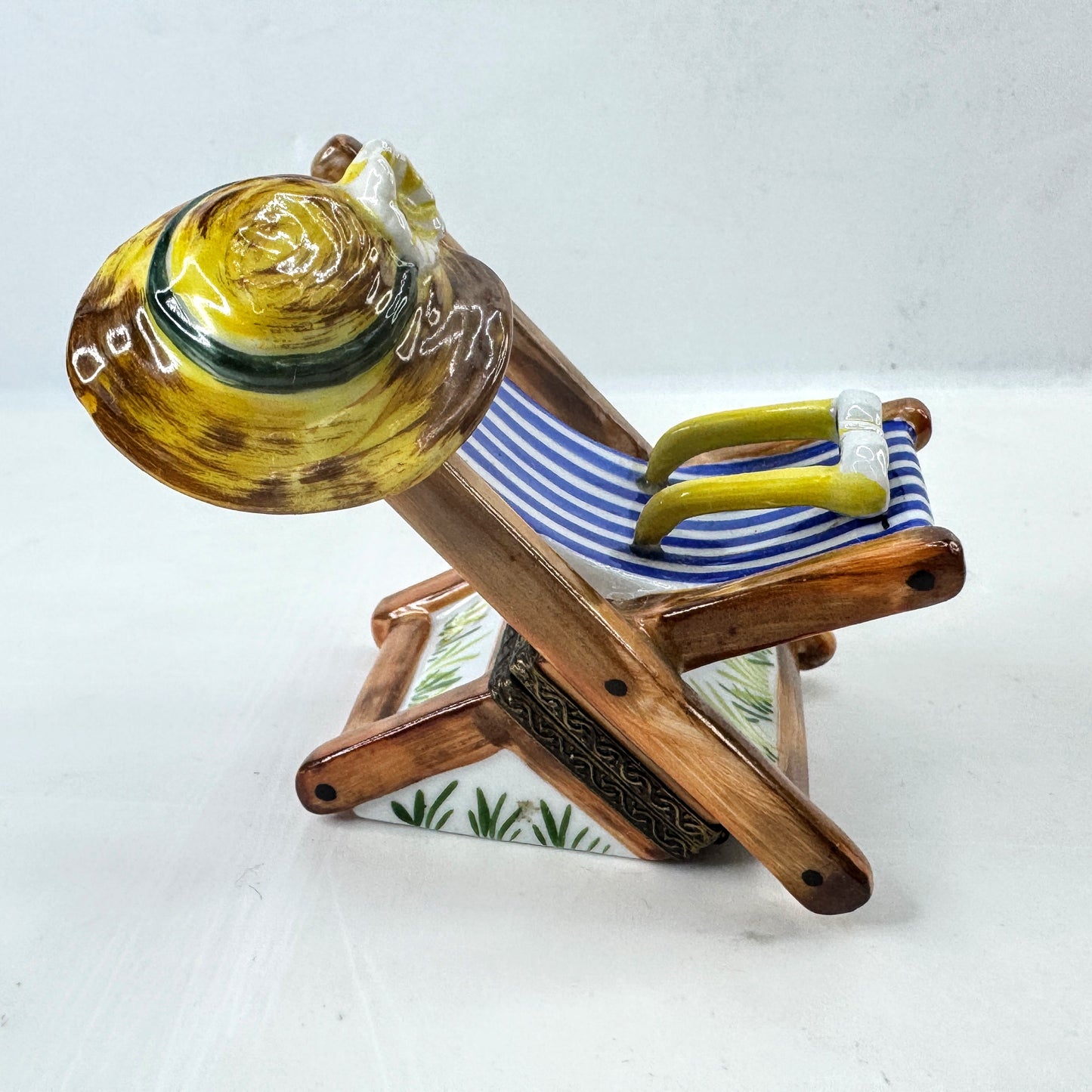 Rochard Limoges France Hand-Painted Beach Chair Trinket Box A1030