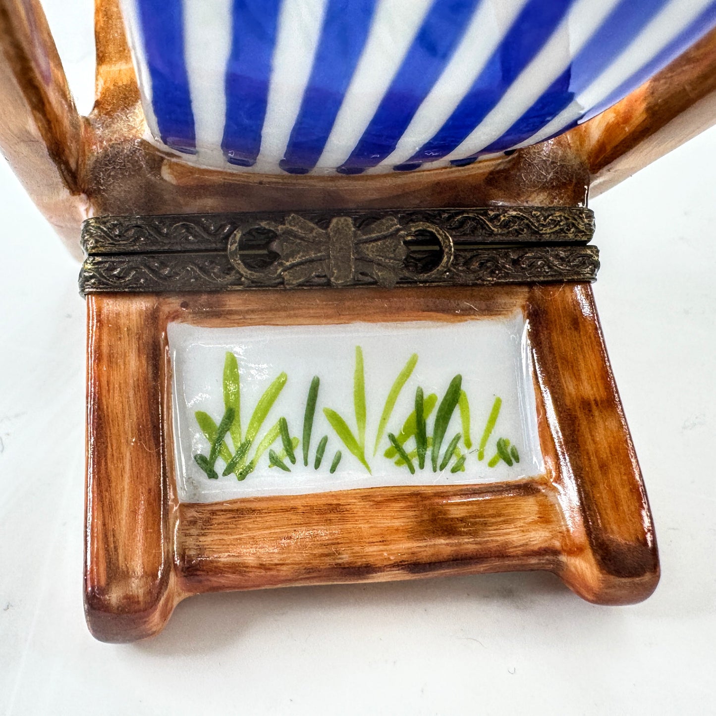 Rochard Limoges France Hand-Painted Beach Chair Trinket Box A1030