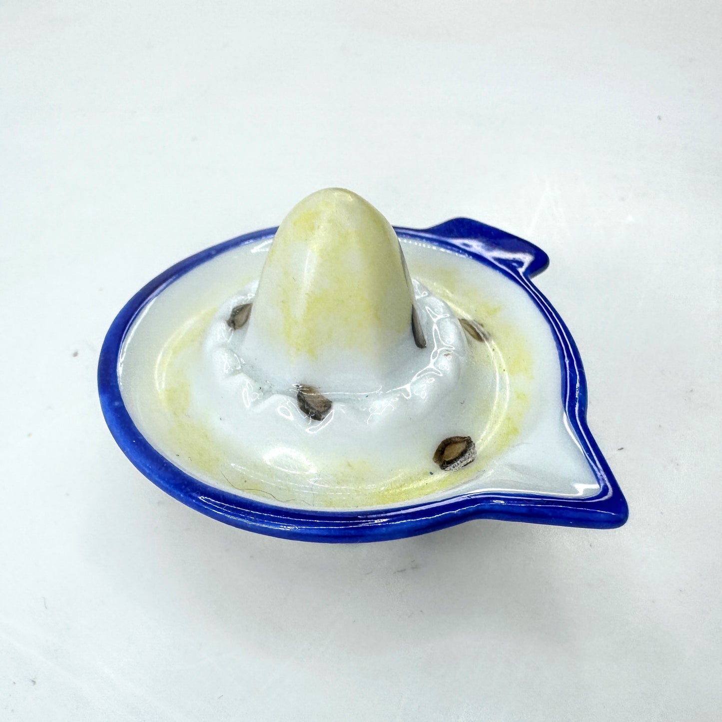 Vintage Limoges Peint Main Hand Painted Lemon Juicer Trinket Box A1040