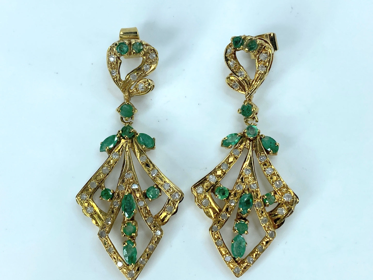 19KT yellow Gold 3.22ct Emerald Diamond Chandelier Earrings c1940 13.3g JR9340