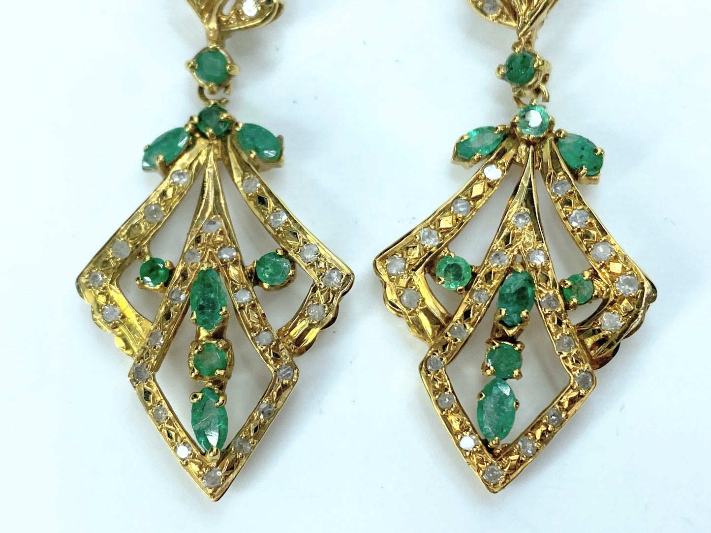 19KT yellow Gold 3.22ct Emerald Diamond Chandelier Earrings c1940 13.3g JR9340