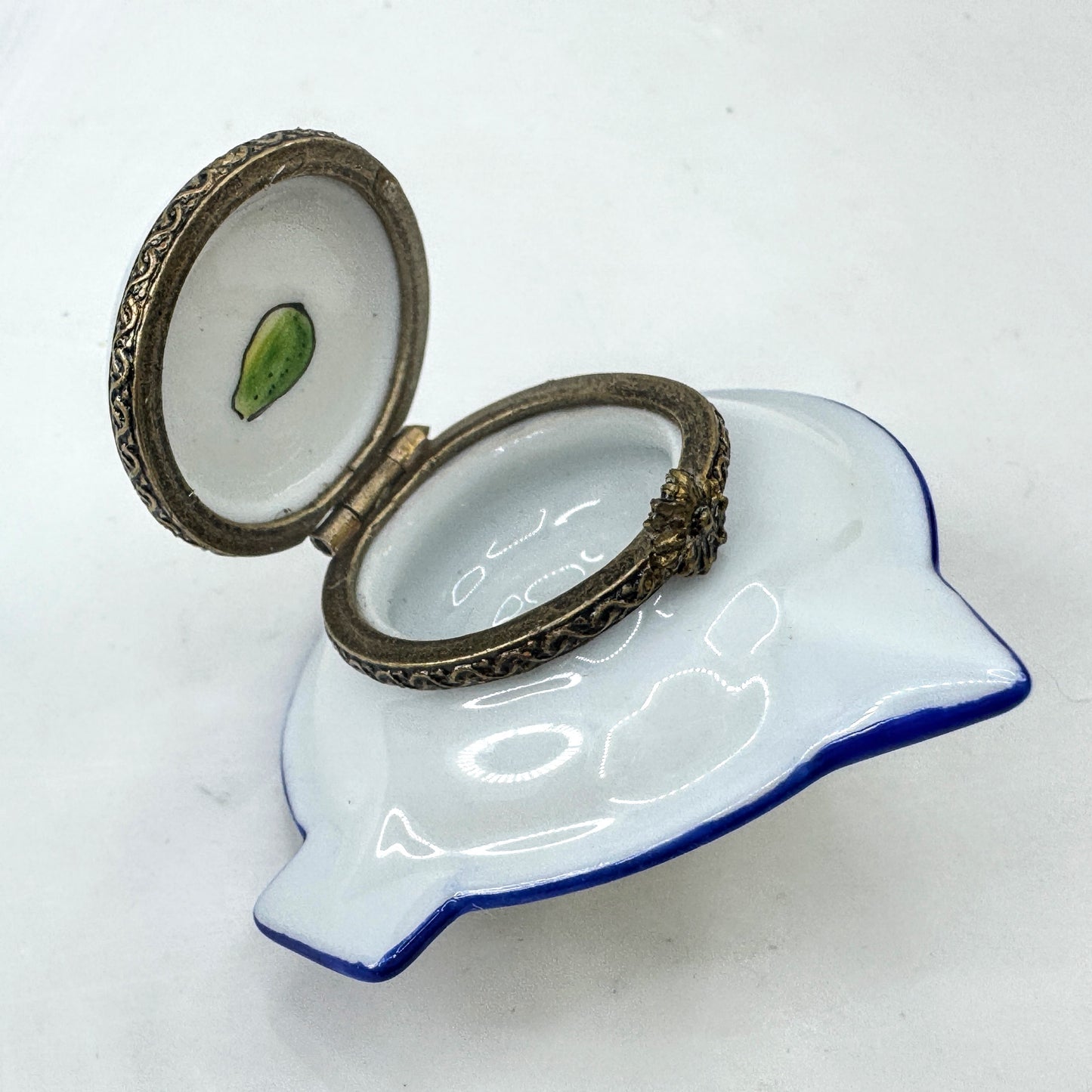 Vintage Limoges Peint Main Hand Painted Lemon Juicer Trinket Box A1040