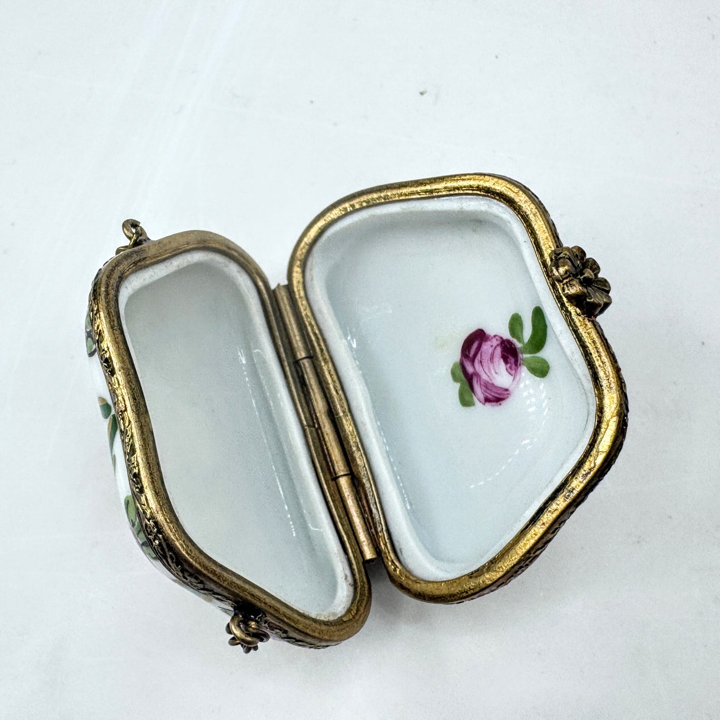 Vintage Hand Painted Limoges Porcelain Floral Purse Trinket Box A1042