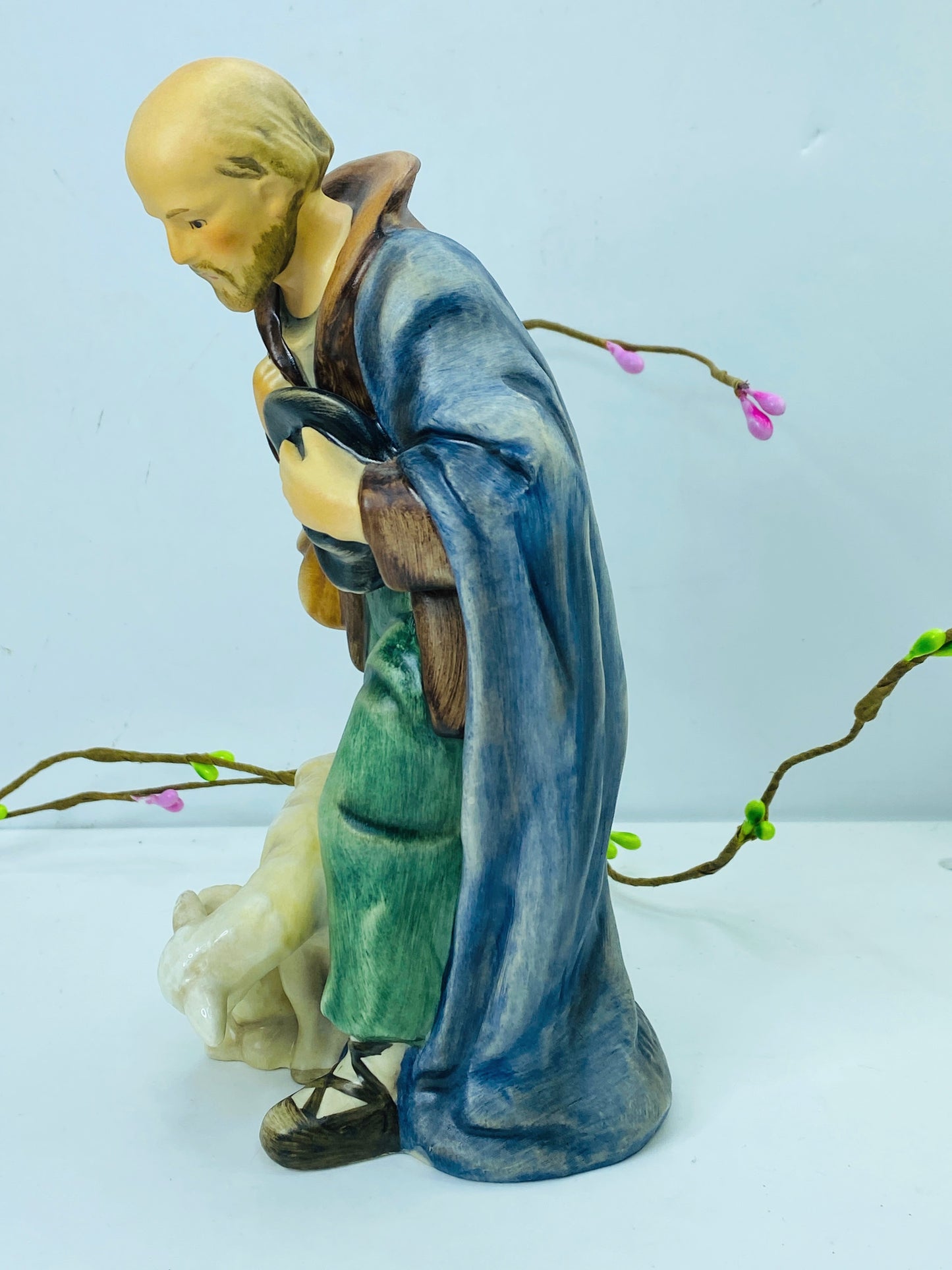 Goebel Hummel 7” Standing Shepherd With Sheep Nativity Figurine TMK-4 A445