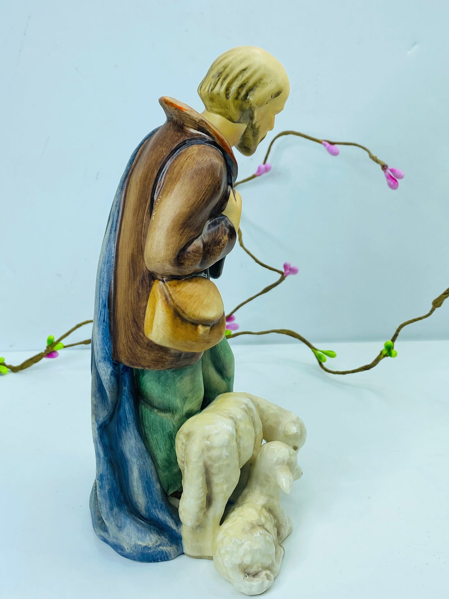 Goebel Hummel 7” Standing Shepherd With Sheep Nativity Figurine TMK-4 A445