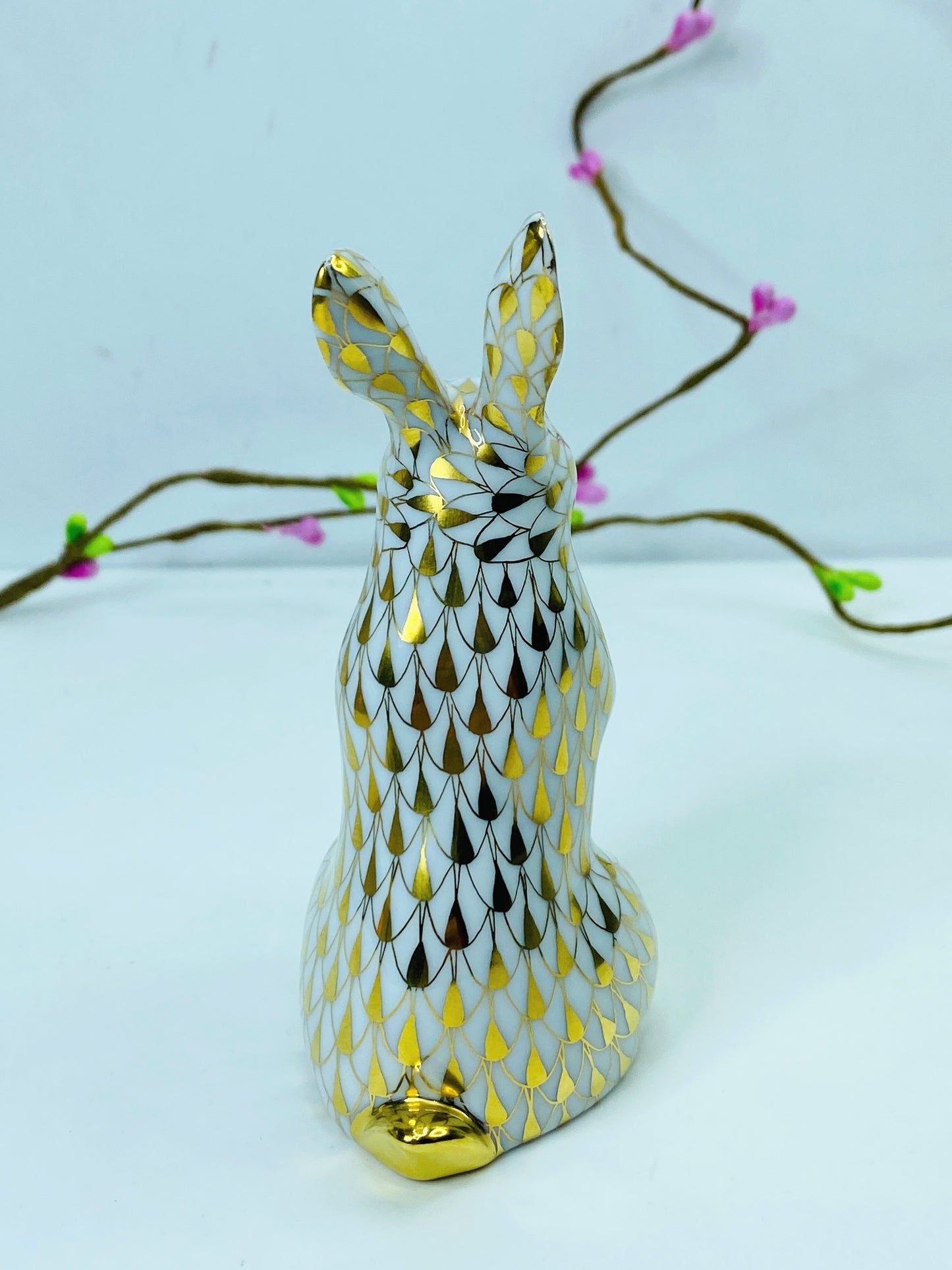 HEREND Guild Bunny Rabbit with Carrot 24K Gold Fishnet Figurine A473