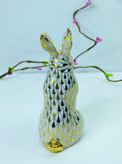 HEREND Guild Bunny Rabbit with Carrot 24K Gold Fishnet Figurine A473