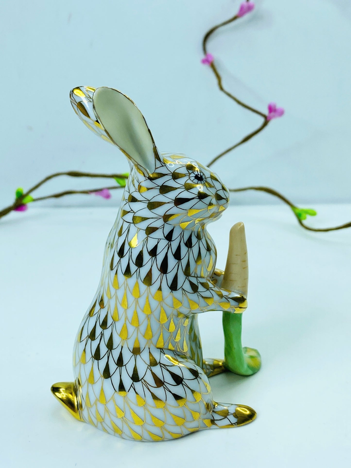 HEREND Guild Bunny Rabbit with Carrot 24K Gold Fishnet Figurine A473