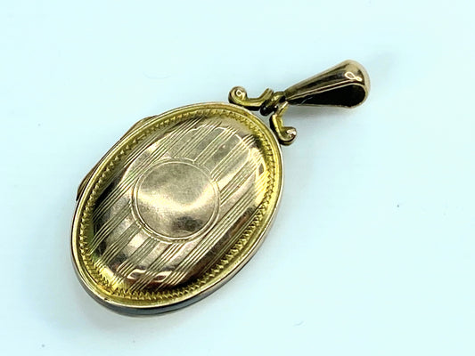 1911s 9CT Backs & Front oval Locket charm pendant 3.7 grams JR9949