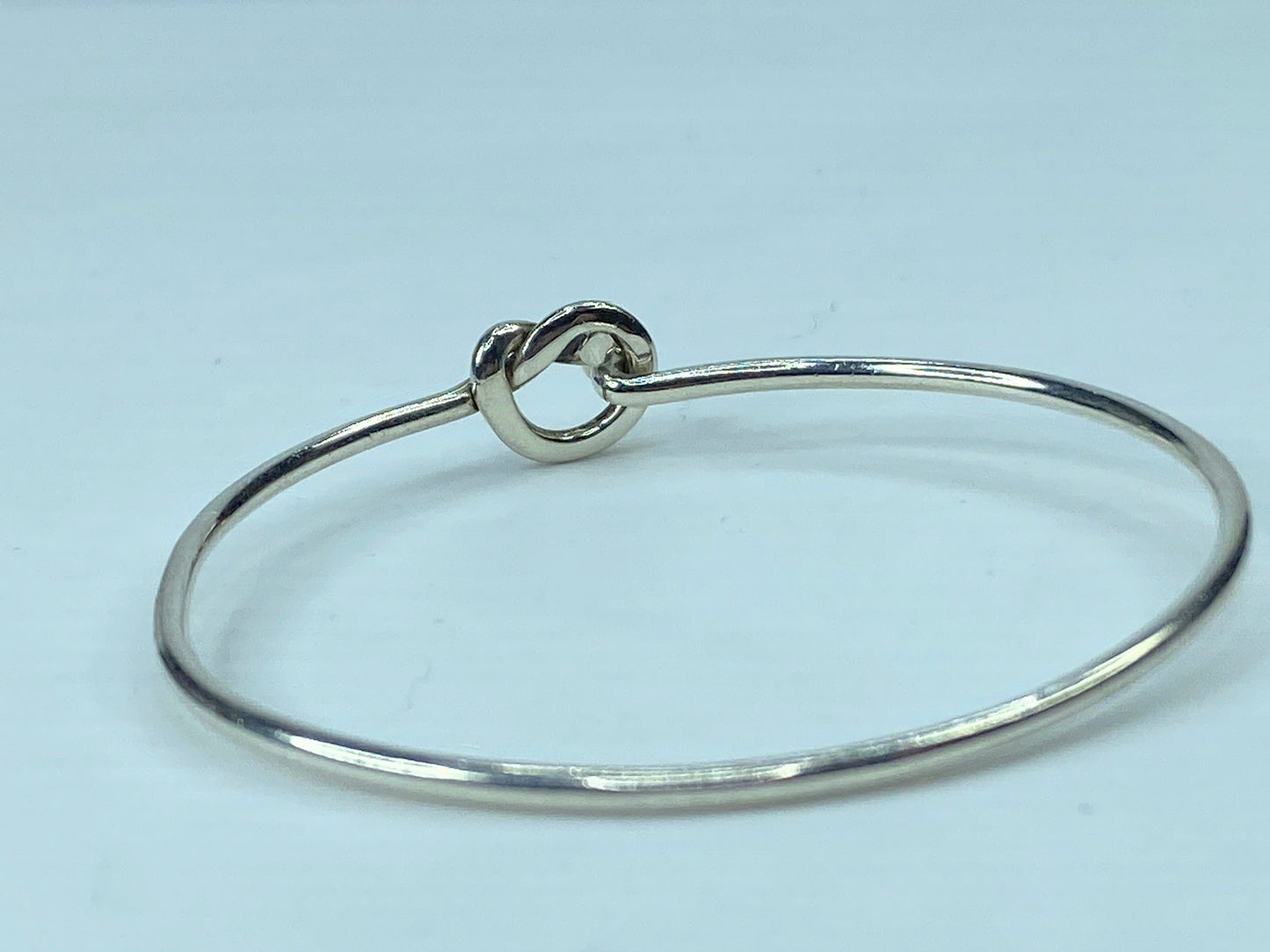 Tiffany & Co. Sterling Silver & 18k Gold Knot Hook Narrow Bangle Bracelet JR688