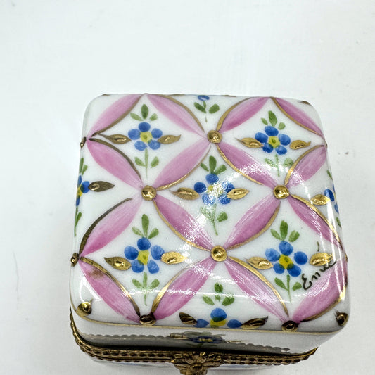 Limoges Hand Painted Porcelain Trinket Ring Box Forget-Me-Not Floral A1049