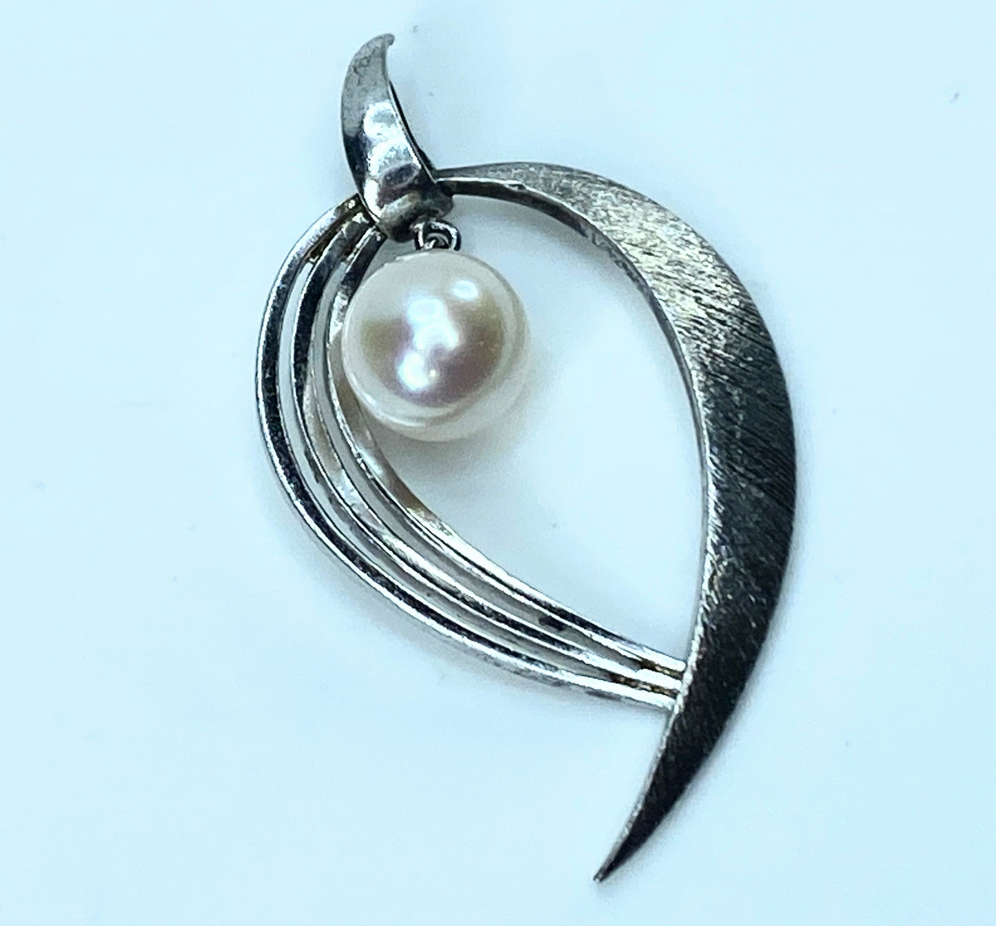 Mikimoto Sterling 8.0mm Dangle Akoya Pearl pendant 3.3g JR9152